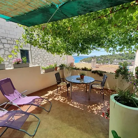 Tia Pensionat Hvar Town